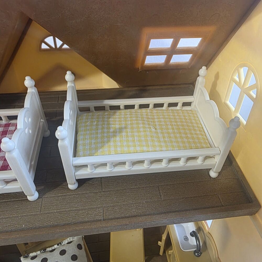 Calico Critters Red Roof Cozy Cottage Starter Home Silvanian Families Furniture - Picture 4 of 8